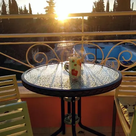 Artemis Apartament *